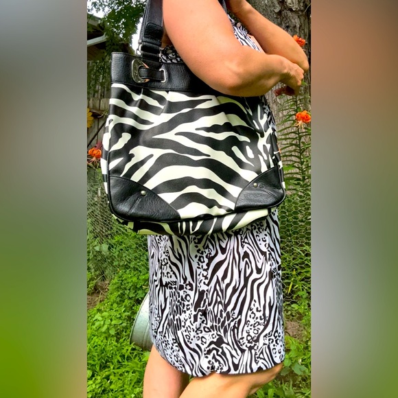 NY&C gorgeous large zebra print tote, Love this bag! - Picture 4 of 11